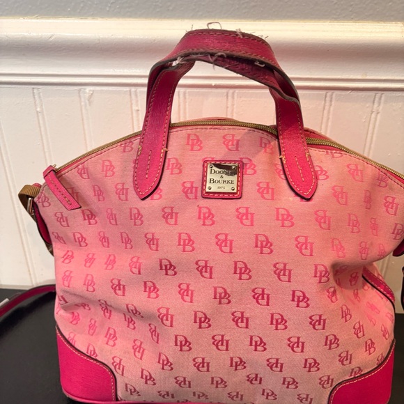 DOONEY & BOURKE Monogram
Signature Charleston Shopper Bag
Pink Canvas READ - Picture 2 of 14